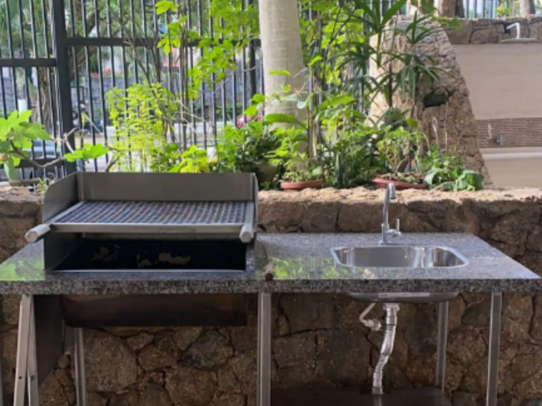 Apartamento no Guarujá a 250 m da Praia da Enseada
